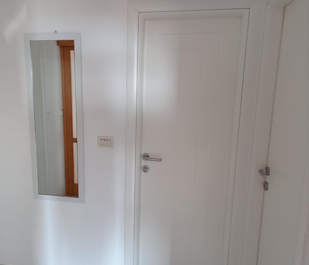 Apartment Matej Stobreč Eksteriør billede